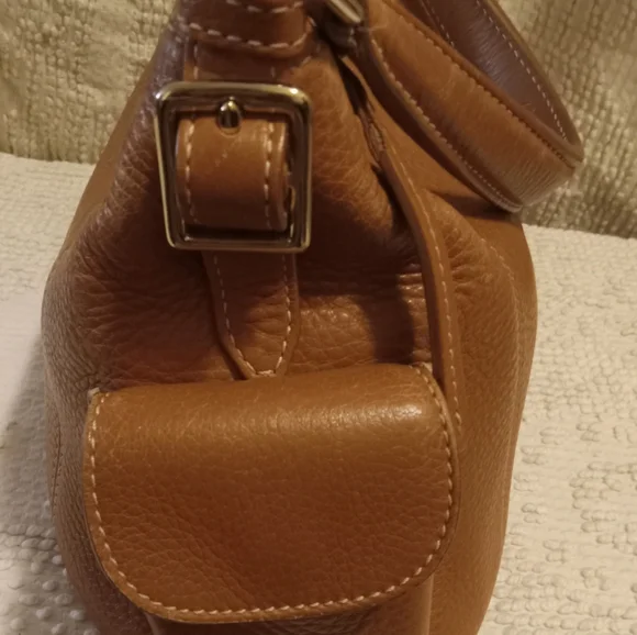 Dooney and Bourke bag. - Picture 3 of 6